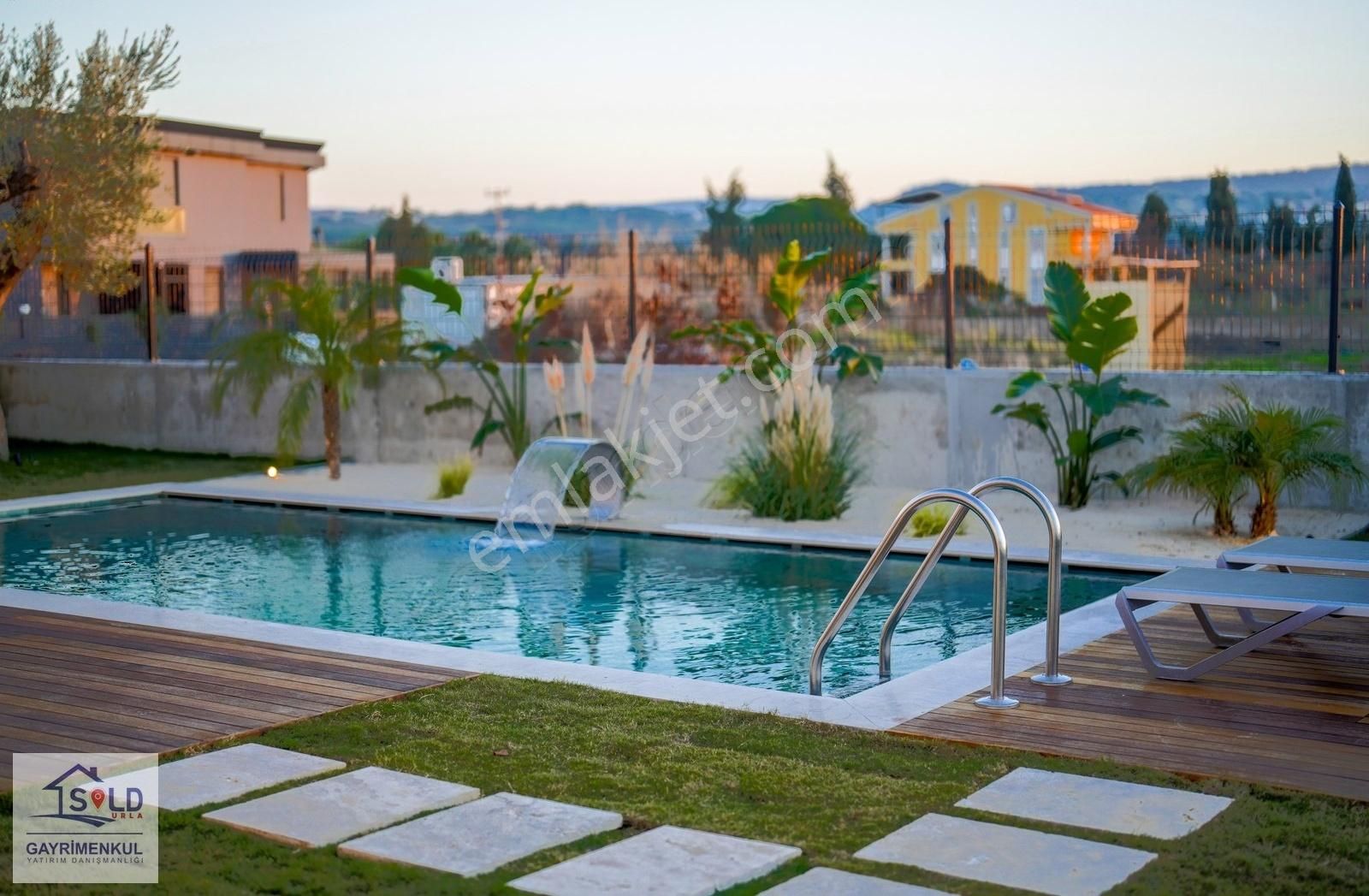 Urla'da Yatay Mimari Satılık 4+1 Tam Müstakil Havuzlu Villa - Görsel 31