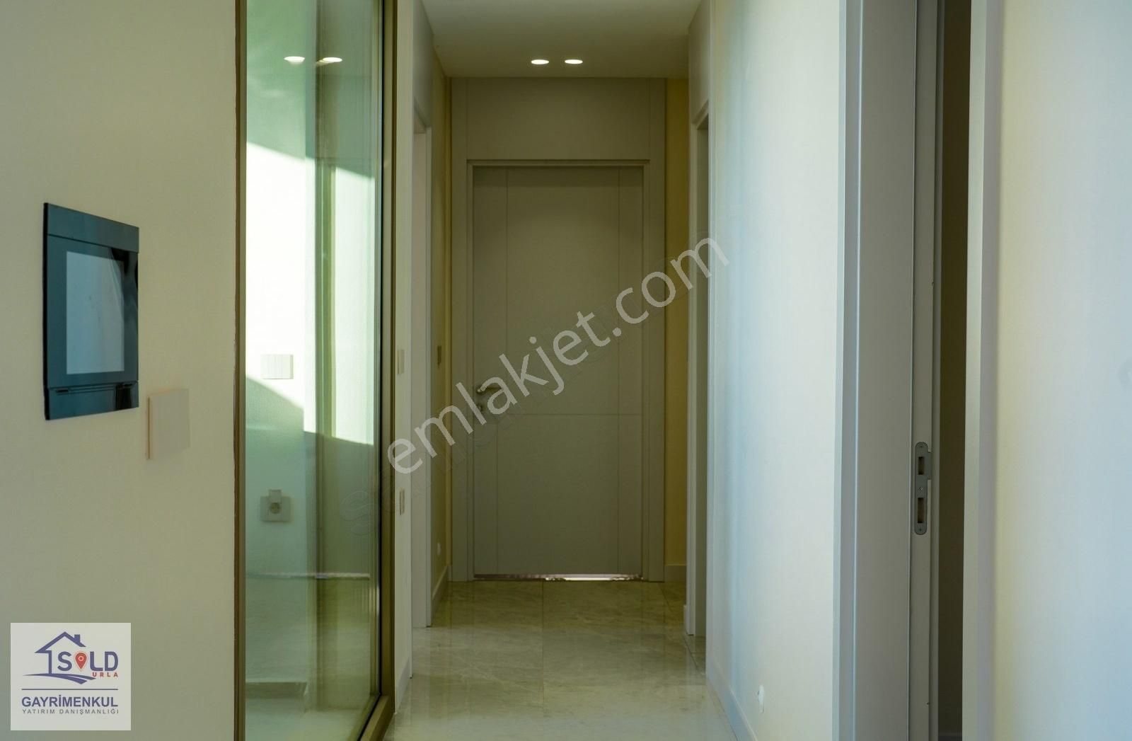 Urla'da Yatay Mimari Satılık 4+1 Tam Müstakil Havuzlu Villa - Görsel 7