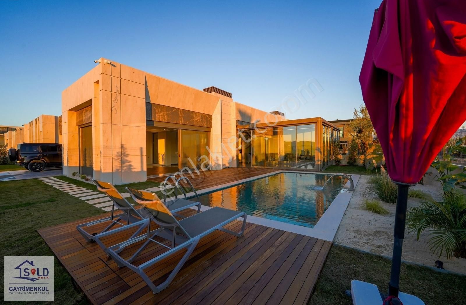Urla'da Yatay Mimari Satılık 4+1 Tam Müstakil Havuzlu Villa - Görsel 30