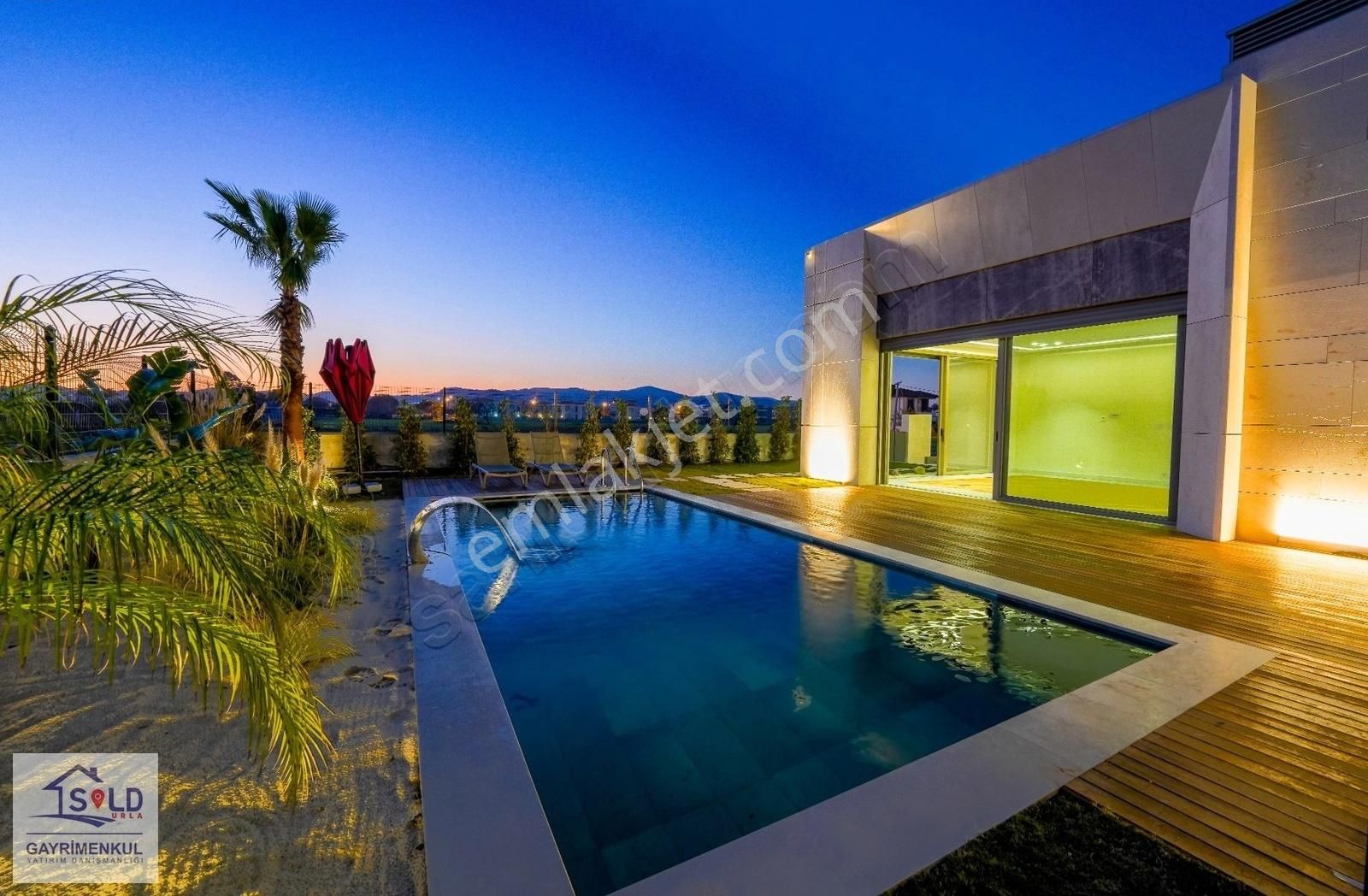 Urla'da Yatay Mimari Satılık 4+1 Tam Müstakil Havuzlu Villa - Görsel 25