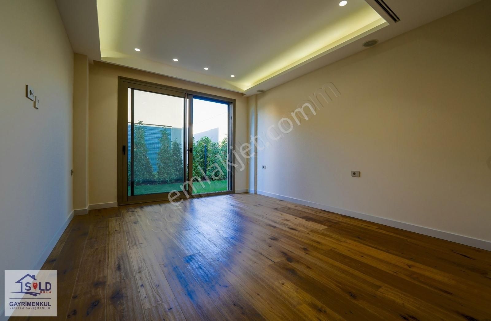 Urla'da Yatay Mimari Satılık 4+1 Tam Müstakil Havuzlu Villa - Görsel 10