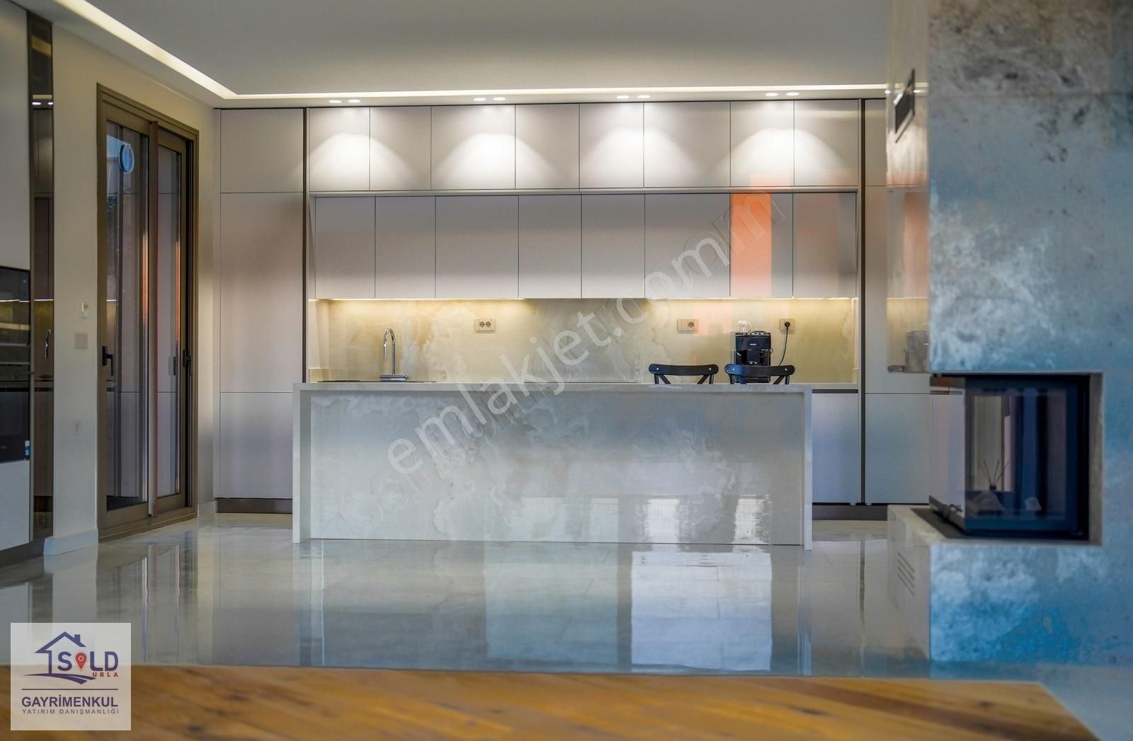 Urla'da Yatay Mimari Satılık 4+1 Tam Müstakil Havuzlu Villa - Görsel 8