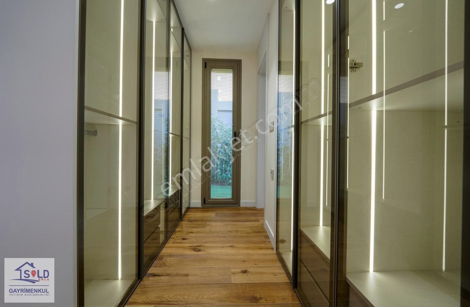 Urla'da Yatay Mimari Satılık 4+1 Tam Müstakil Havuzlu Villa - Görsel 13