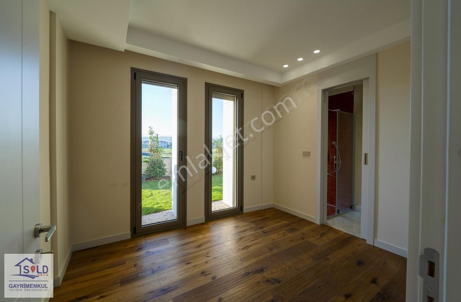 Urla'da Yatay Mimari Satılık 4+1 Tam Müstakil Havuzlu Villa - Görsel 4