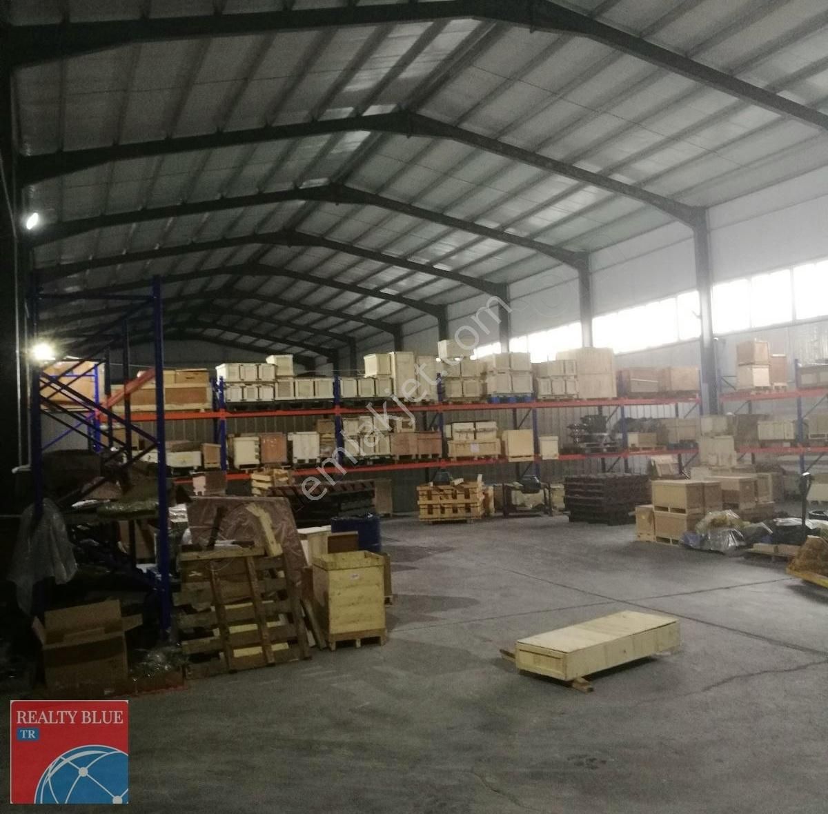 Kocaeli Çayırova Değerli Konum Kiralık 2.300 M2 Depo