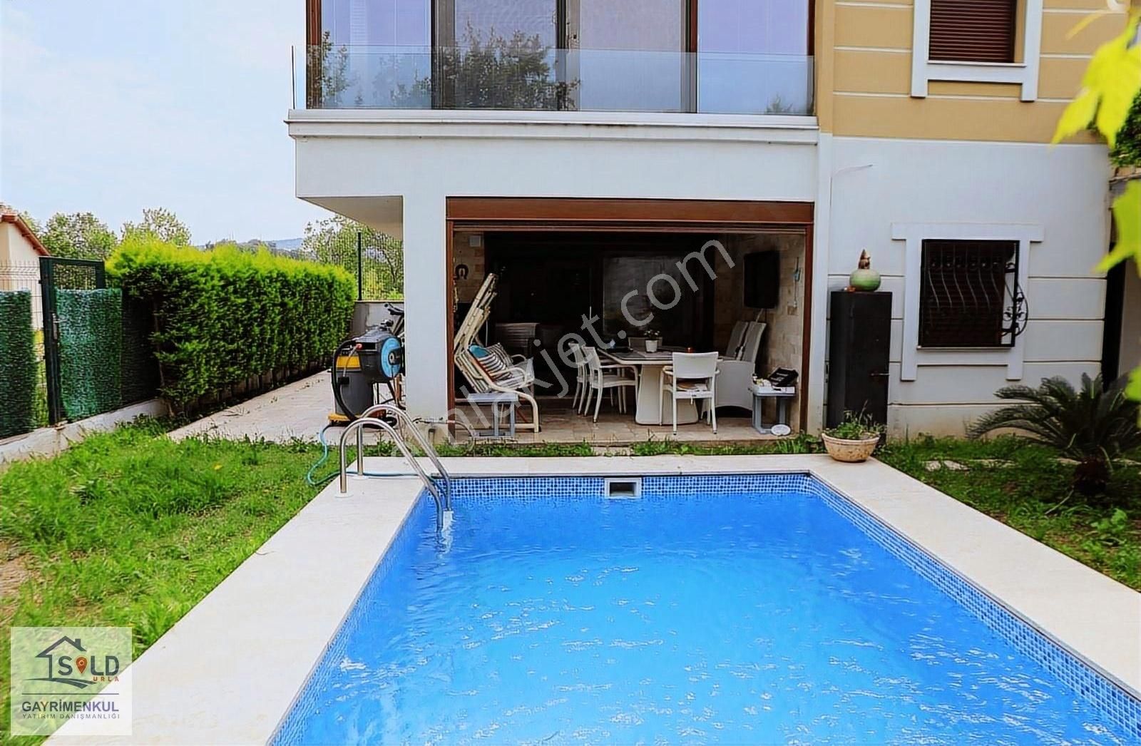 Urla Yenikent Mahallesi 4+2 Müstakil Havuzlu Satılık Villa - Görsel 2
