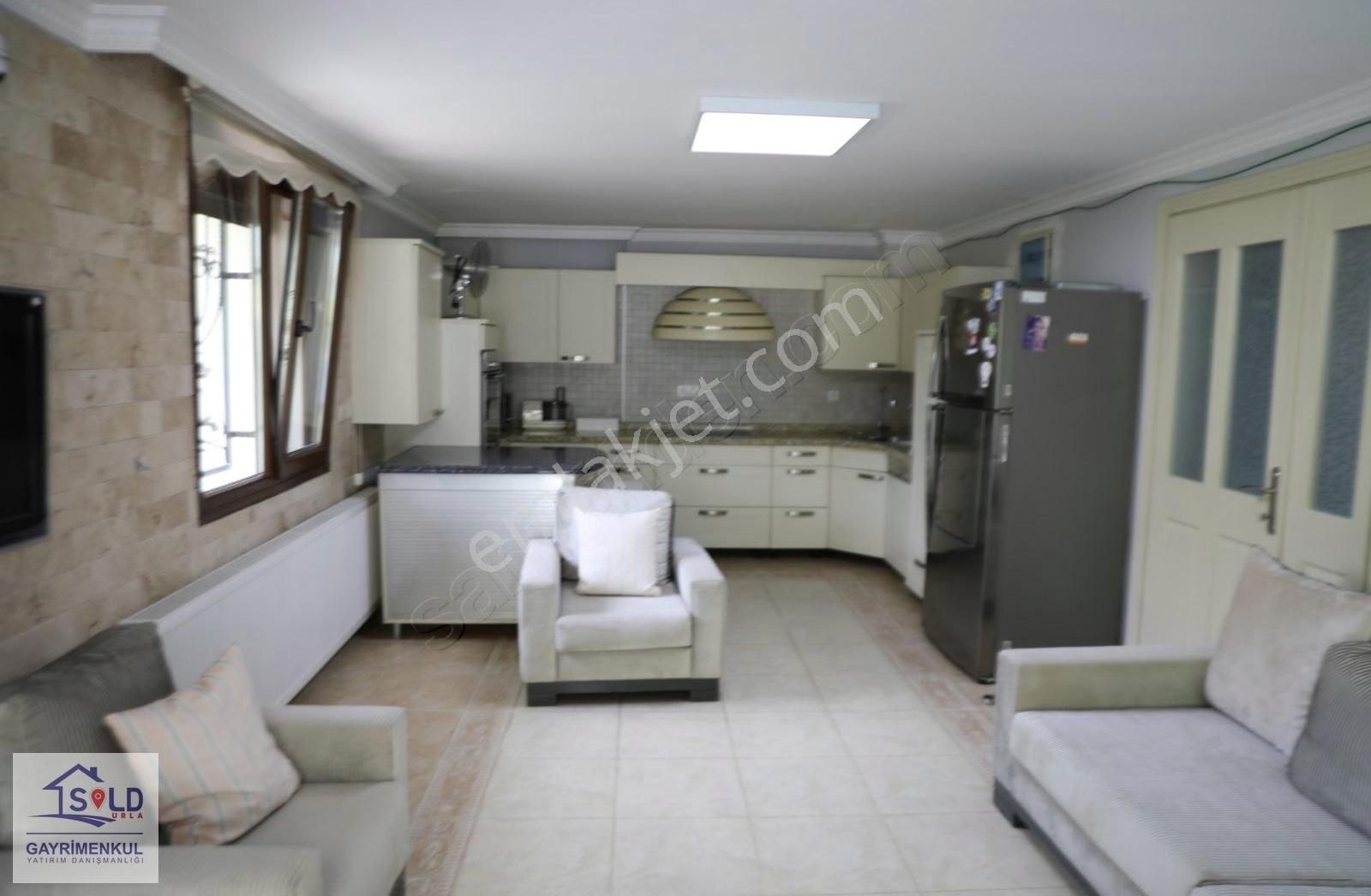 Urla Yenikent Mahallesi 4+2 Müstakil Havuzlu Satılık Villa - Görsel 3