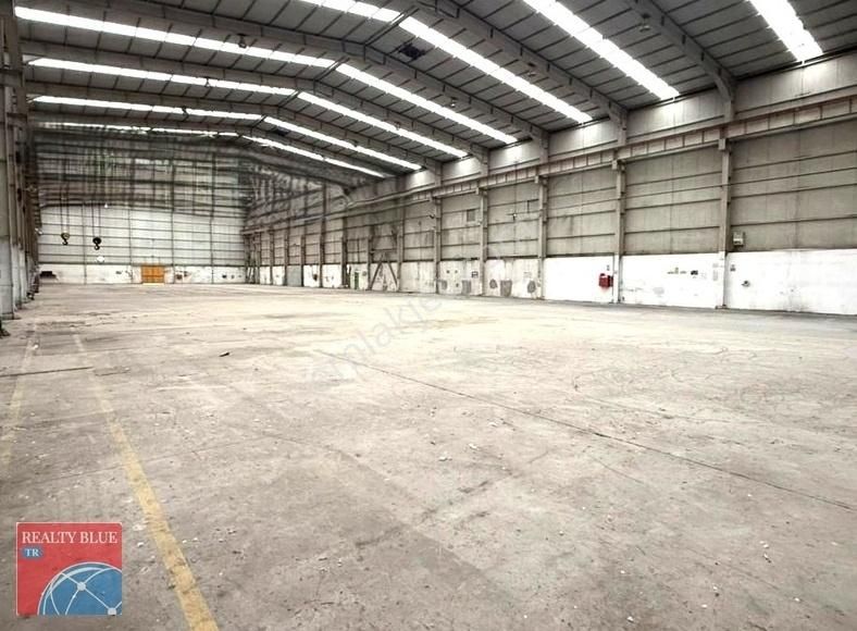 Uğur Demirhas'dan 1500 M2 Depo
