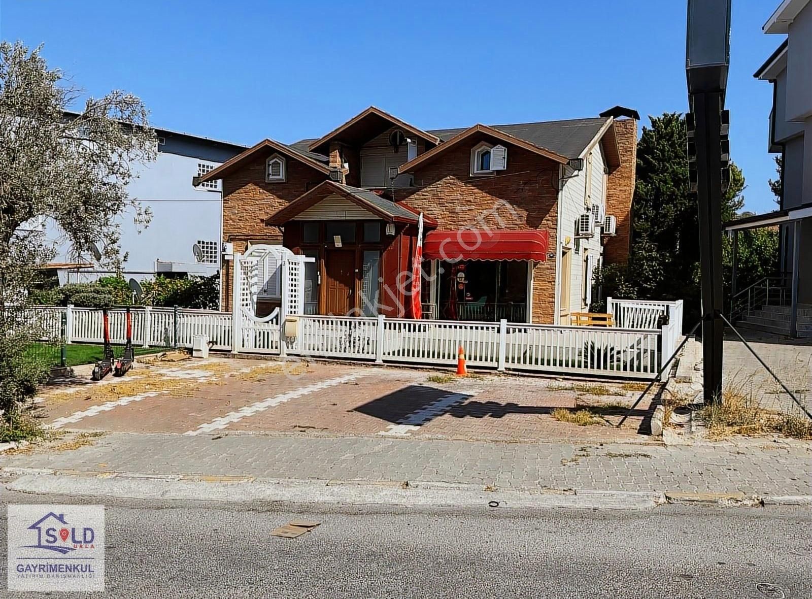 Urla Binkonutlar' Da Eşyalı Kiralık Çatı Katı Daire