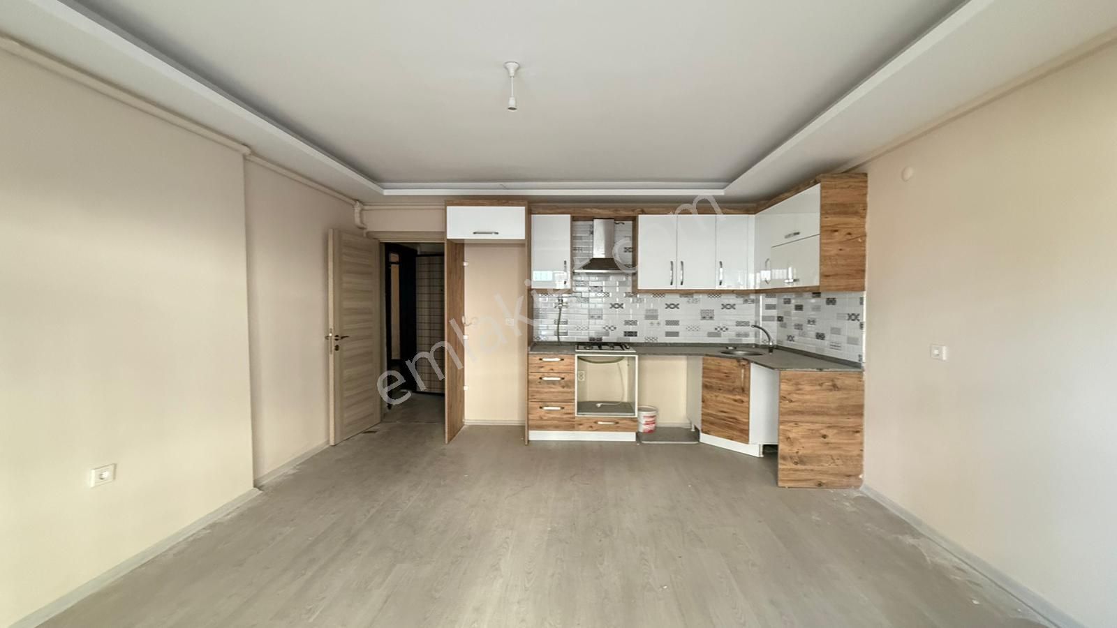 Çarşıya Yakın Giriş Katı 1+1 Daire