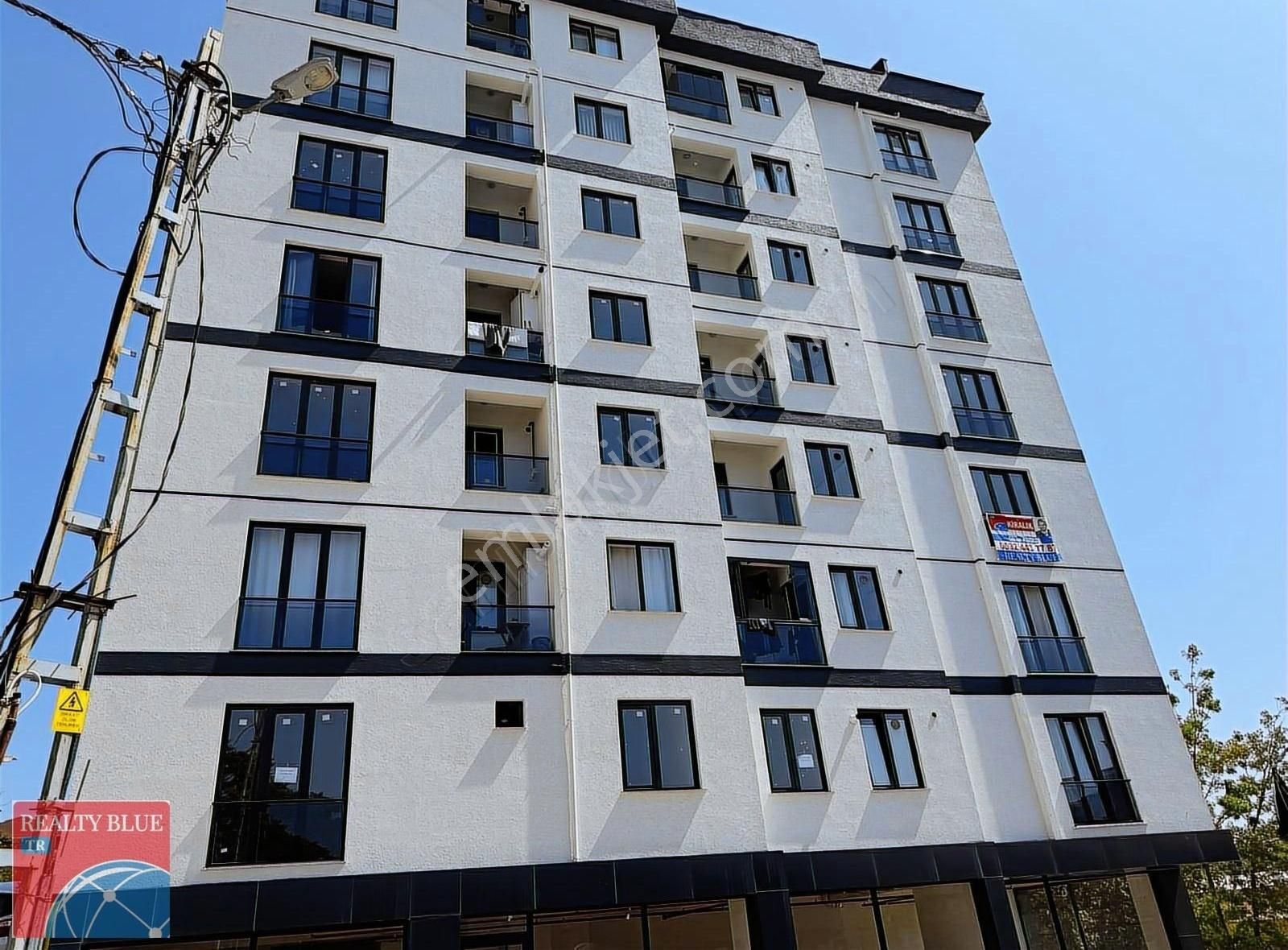 Sultanbeyli Fatih Bulvarında Site İçinde 3+1 Satılık Daire