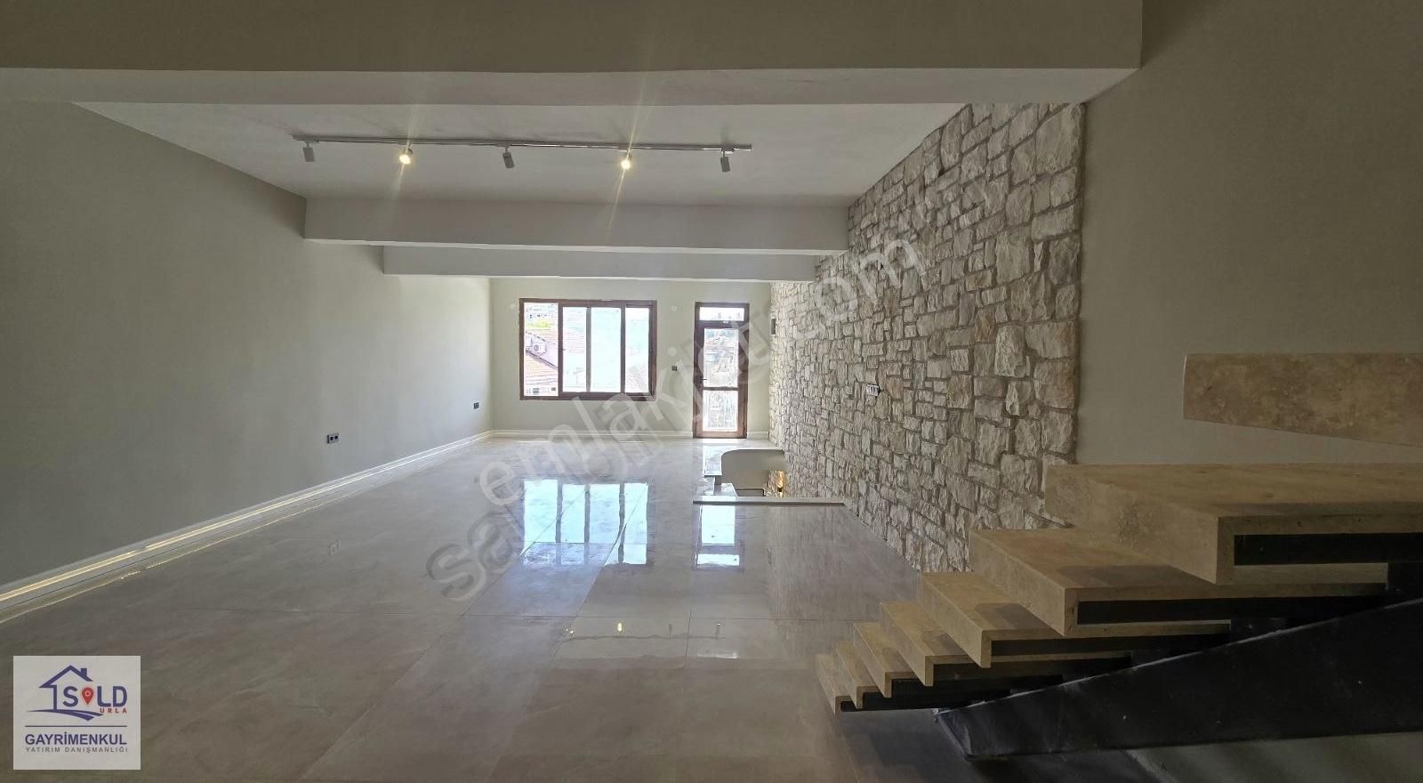 Urla Sanat Sokağı Kiralık 2 Katlı Ofis/büro - Görsel 7