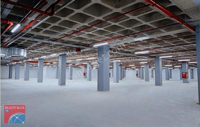 İstanbul Sultanbeyli Kiralık 2.500 M2 Değerli Konum'da Depo