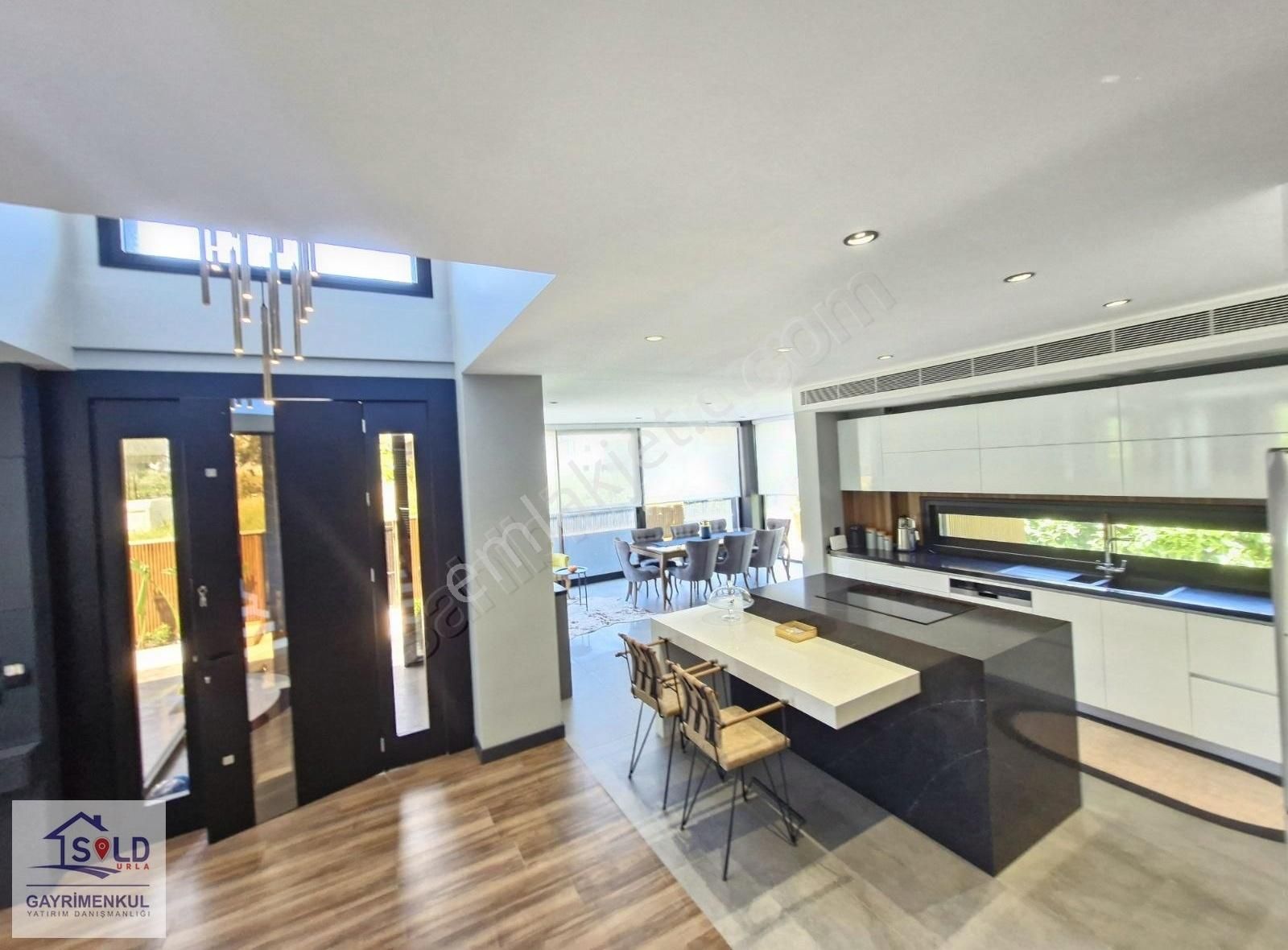 Urla Atatürk Mahallesi'nde Havuzlu Tam Müstakil Satılık Villa - Görsel 20