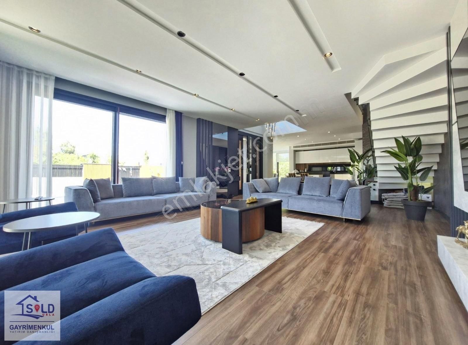 Urla Atatürk Mahallesi'nde Havuzlu Tam Müstakil Satılık Villa - Görsel 22