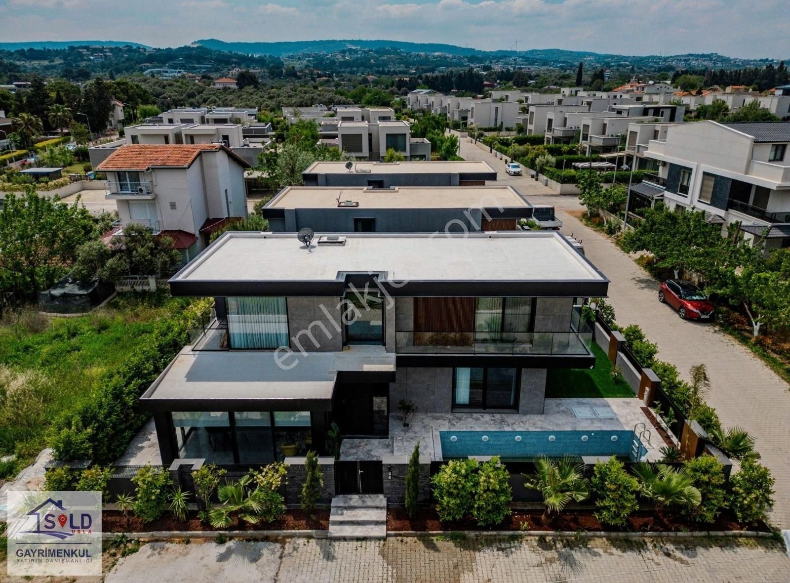 Urla Atatürk Mahallesi'nde Havuzlu Tam Müstakil Satılık Villa - Görsel 14