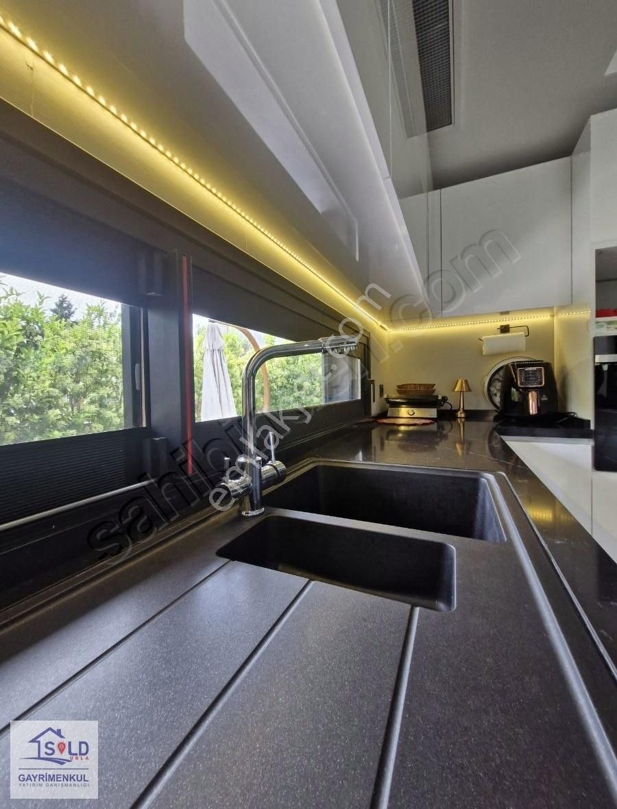 Urla Atatürk Mahallesi'nde Havuzlu Tam Müstakil Satılık Villa - Görsel 21