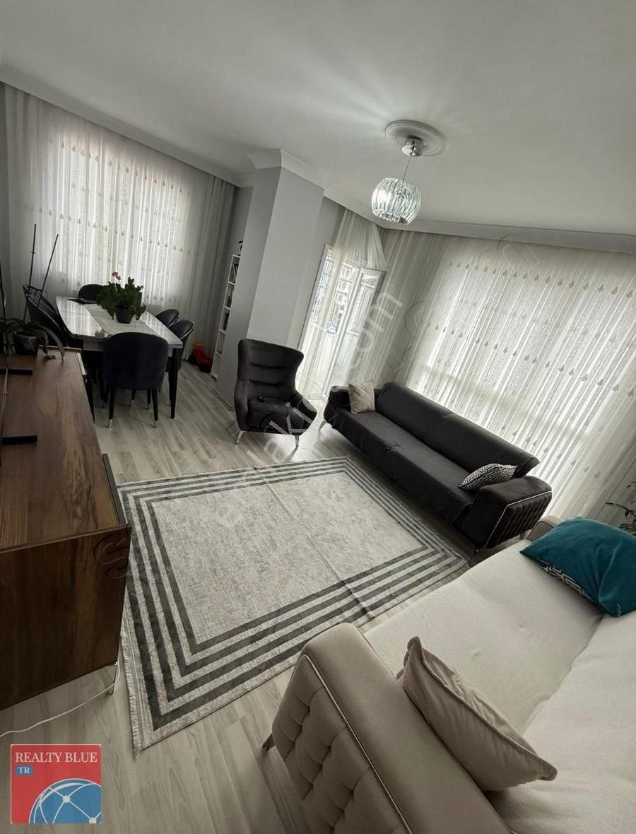 Adil Mahallesinde 2+1 Güzel Konumda Satılık Daire