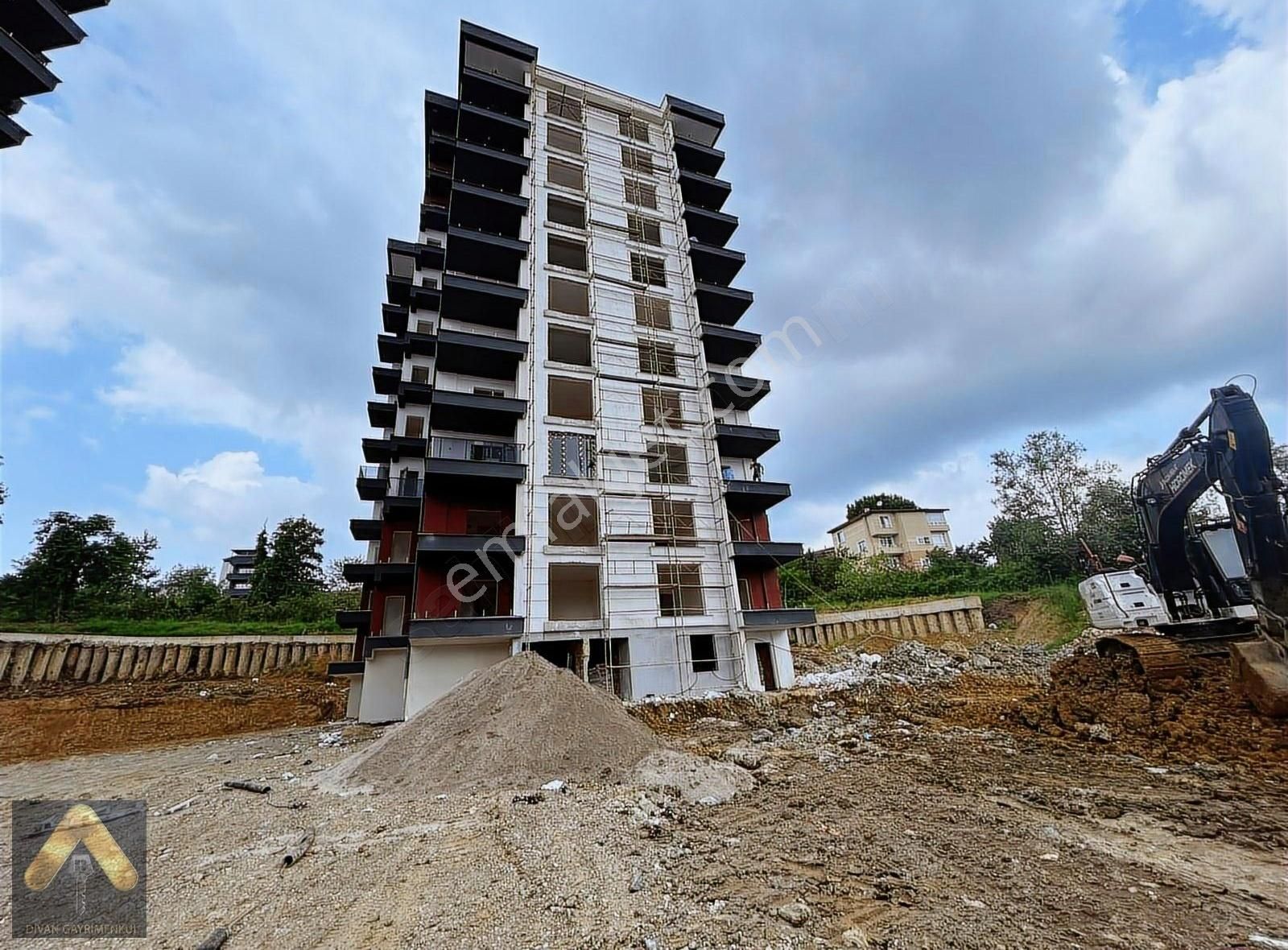 Divan Gayrimenkul Altınordu Bucak M. Vadikent Sit. 130m2 3+1