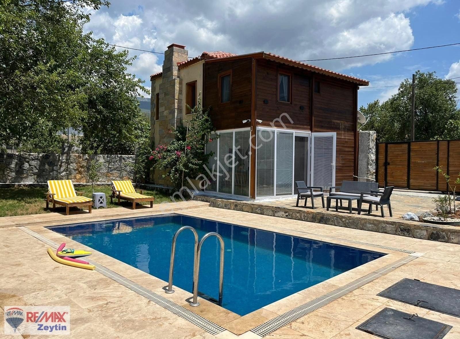 Gürçamlar Da Havuzlu Satılık Müstakil Villa
