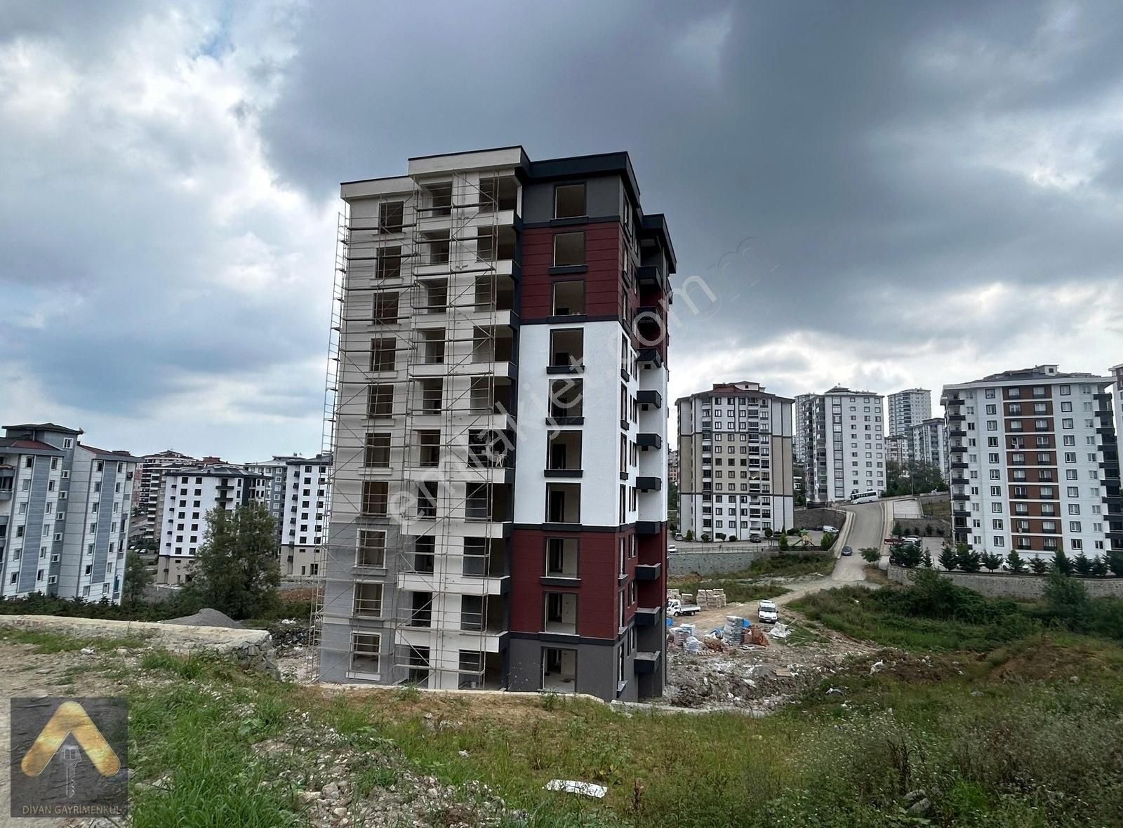 Divan Gayrimenkul Altınordu Bucak M. Vadikent Sit. 130m2 3+1