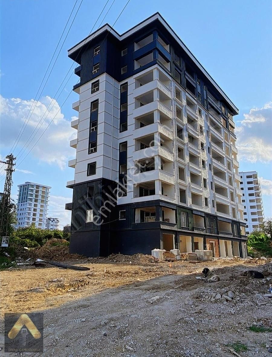 Divan Gayrimenkul Karşıyaka Mh 120m2 3+1 Lilyum Garden Satılık