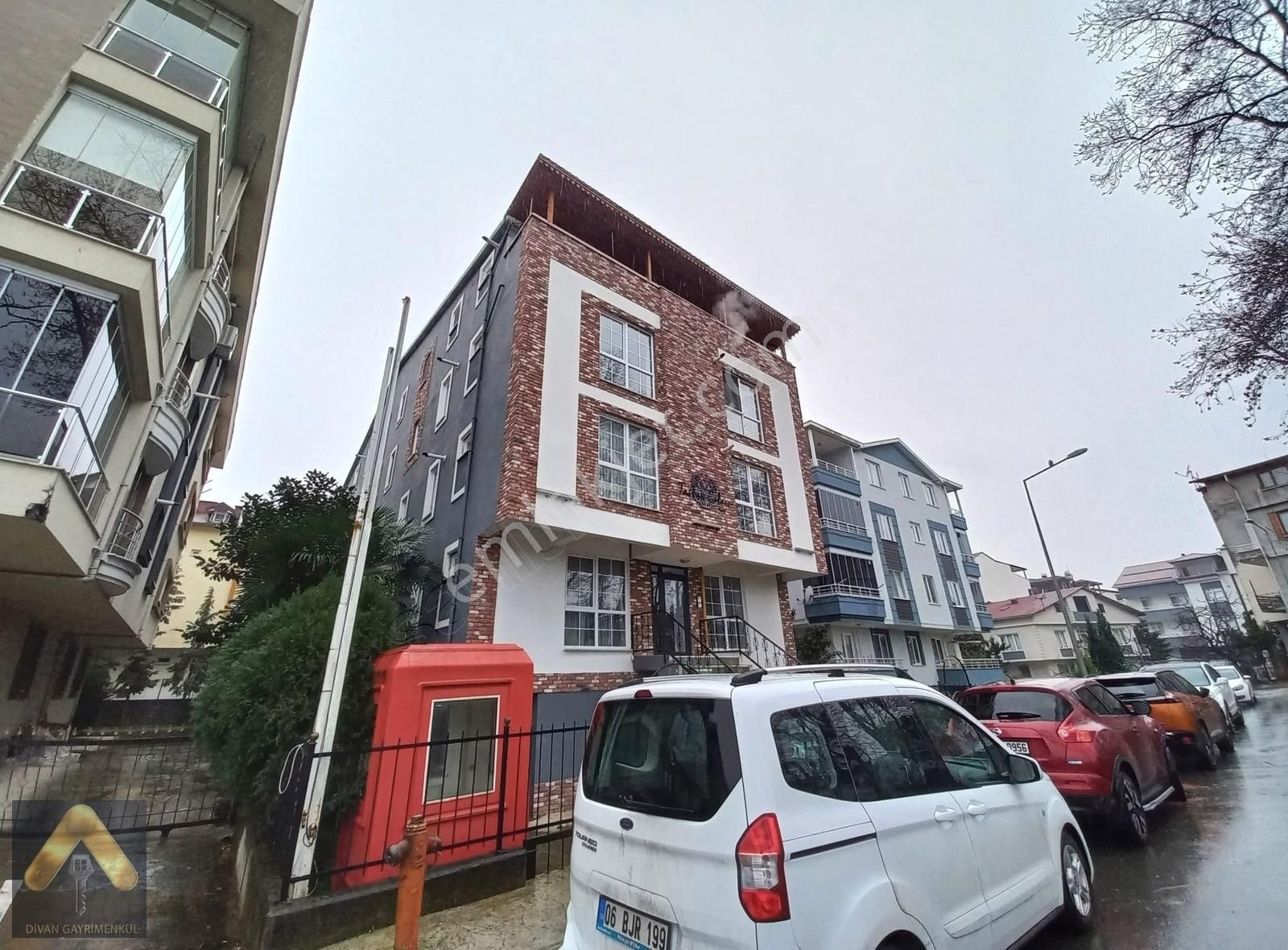 Divan Gayrimenkul Akyazı Mh. 90 M2 2+1 Eşyalı Kiralık