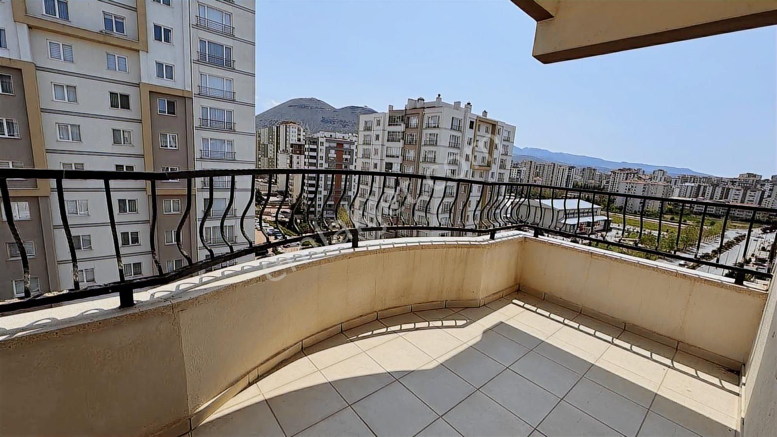 Talasda Kombili Az Katlı Daire