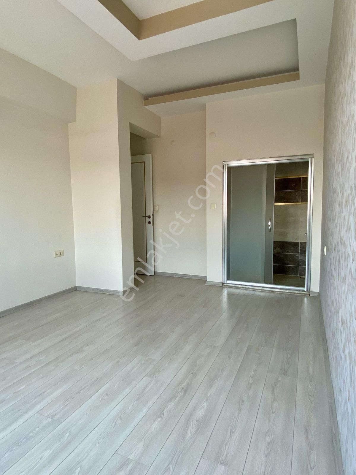 Papatya Caddesi Üzerinde 4+1 Satılık Lüks Daire