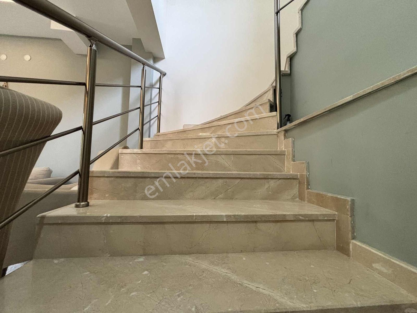 Altınoluk'ta Çok Uygun Fiyata Masrafsız Manzaralı Villa Fırsatı - Görsel 19