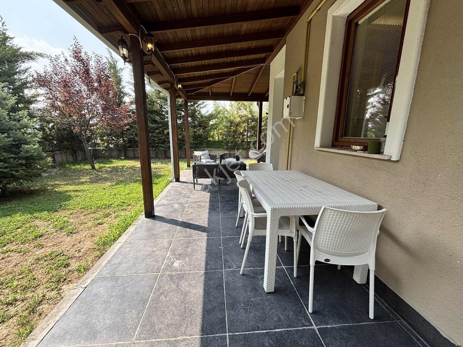 Altınoluk'ta Çok Uygun Fiyata Masrafsız Manzaralı Villa Fırsatı - Görsel 29