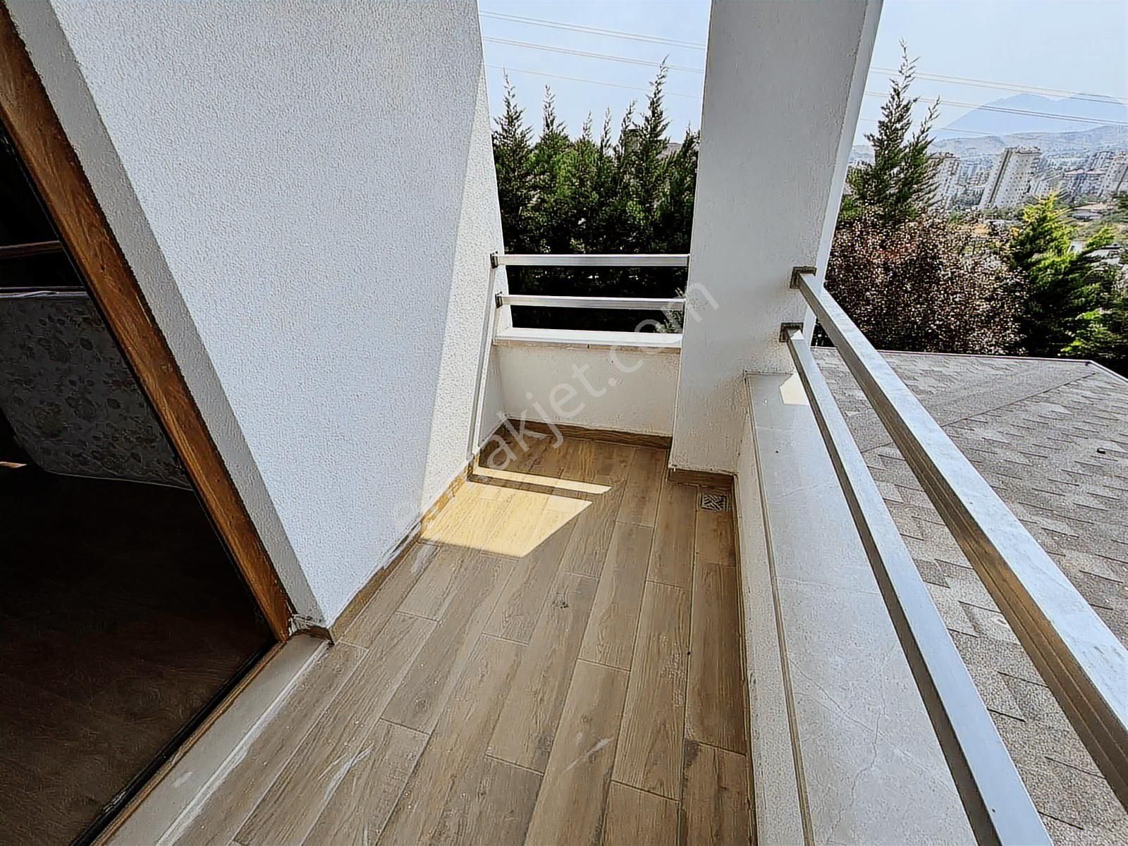 Altınoluk'ta Çok Uygun Fiyata Masrafsız Manzaralı Villa Fırsatı - Görsel 31