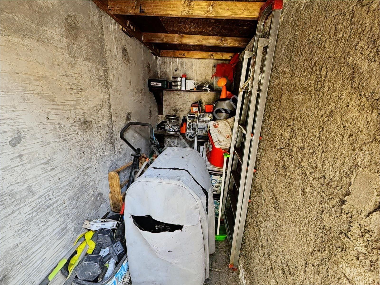 Altınoluk'ta Çok Uygun Fiyata Masrafsız Manzaralı Villa Fırsatı - Görsel 11