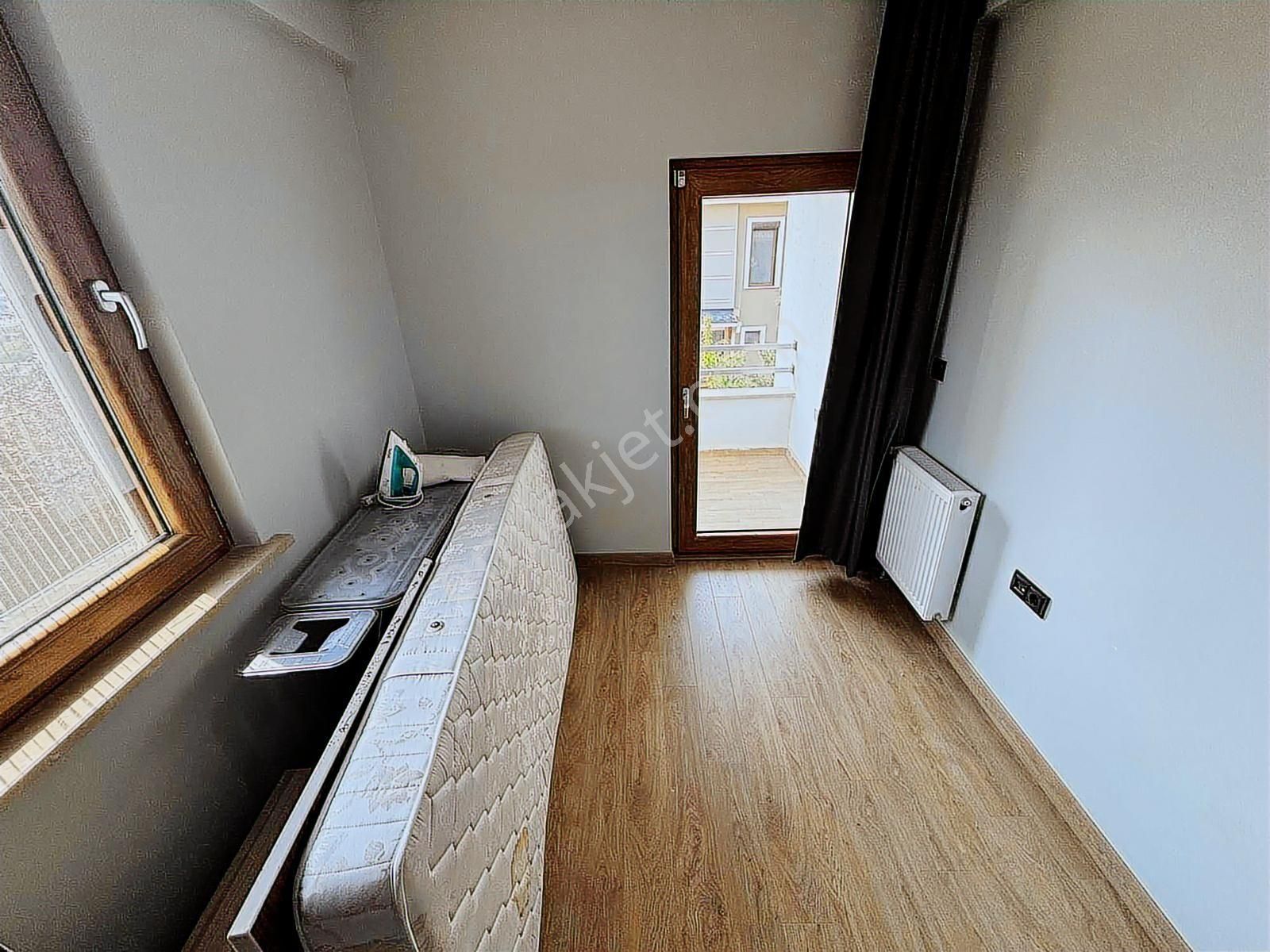 Altınoluk'ta Çok Uygun Fiyata Masrafsız Manzaralı Villa Fırsatı - Görsel 27