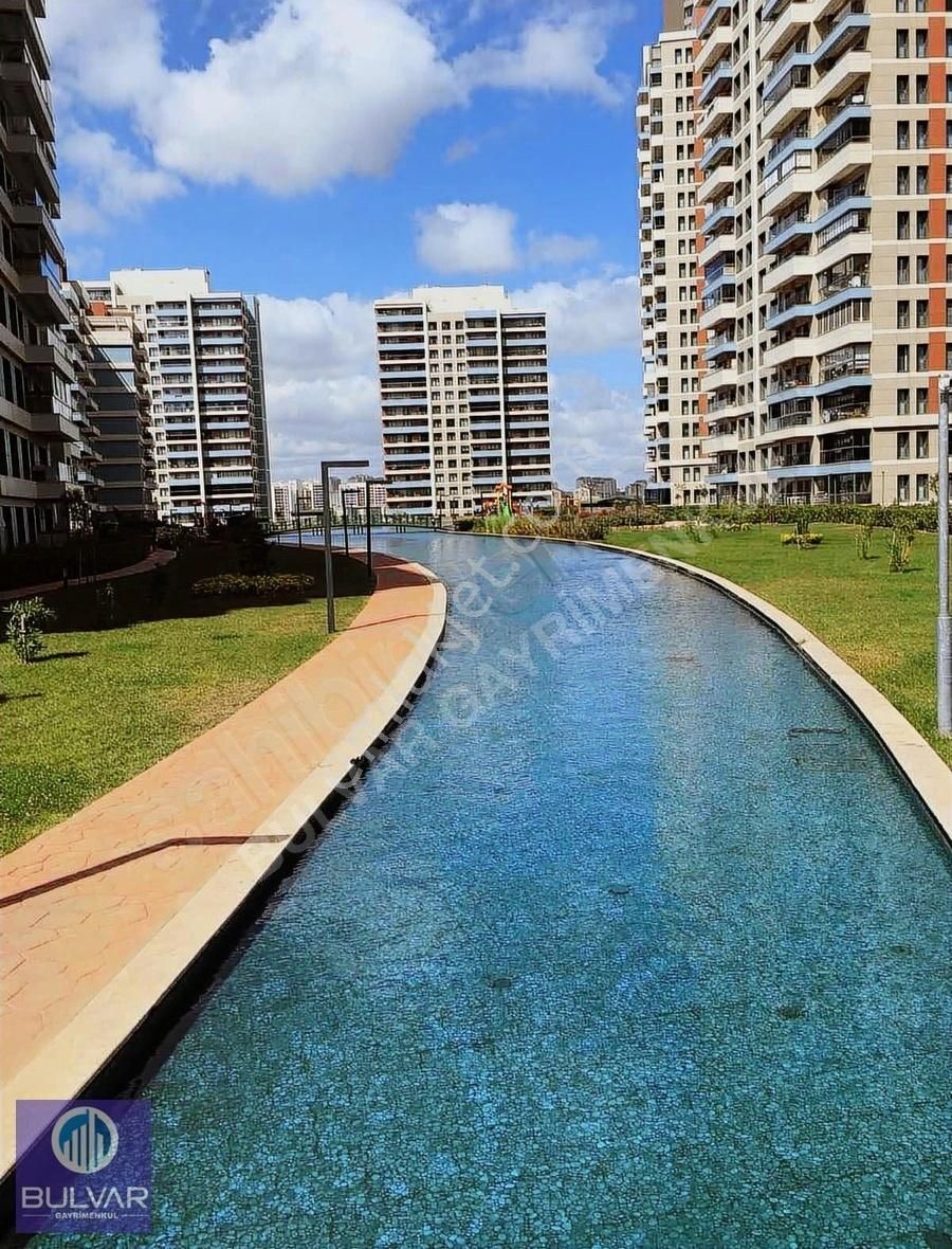 Bulvar İstanbul Göl Etabı Arakat Hemen Boş Satılık 3+1 Daire