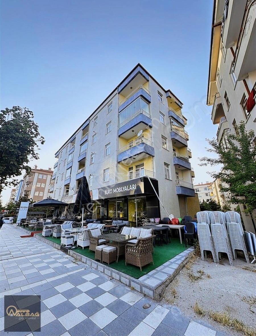 Albağ'dan 30 Mt Yol Üzeri 3+1 Satılık Daire