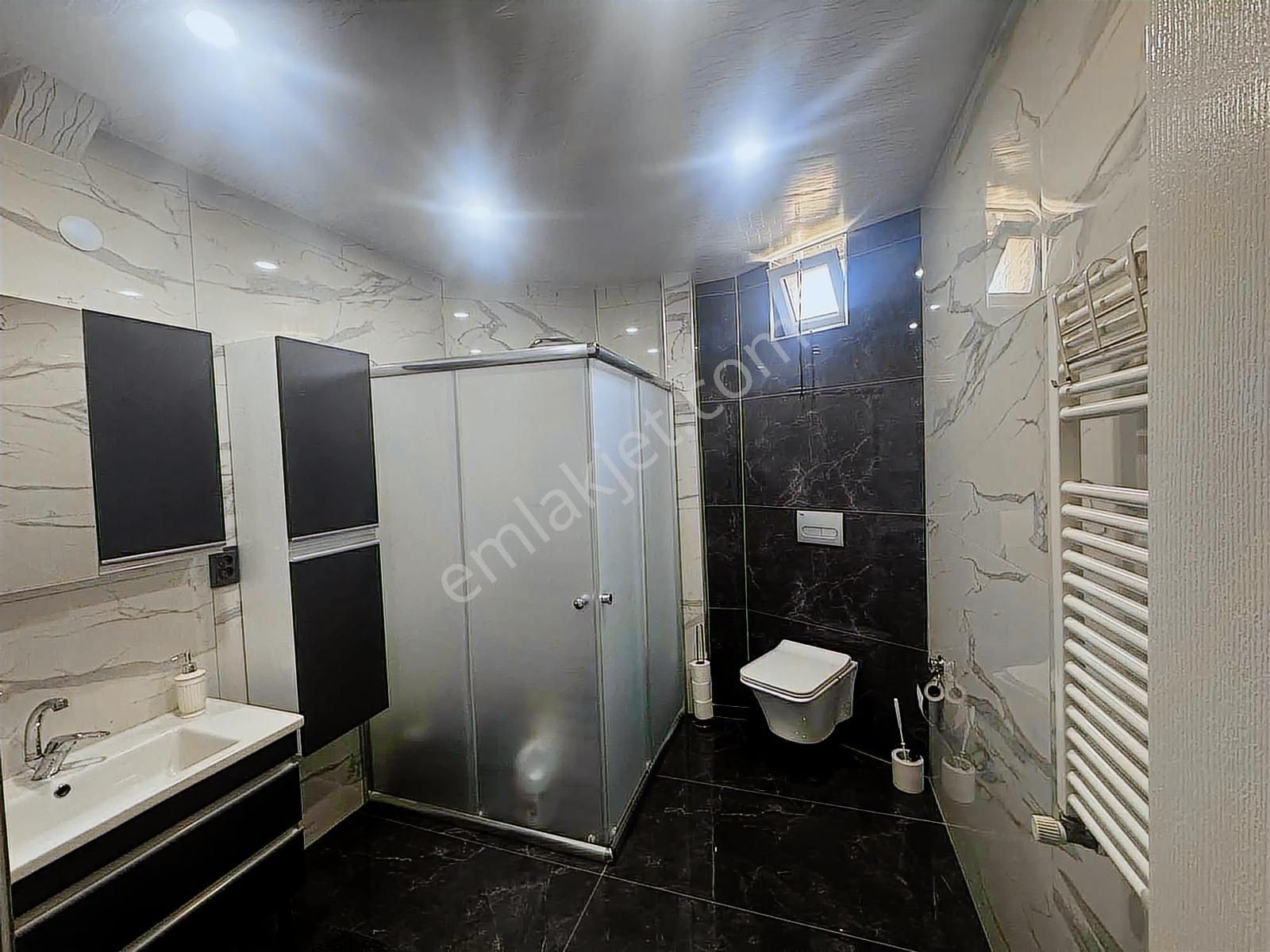 Yukarı Talas'ta Manzaralı Geniş Bahçeli Satılık Villa - Görsel 31