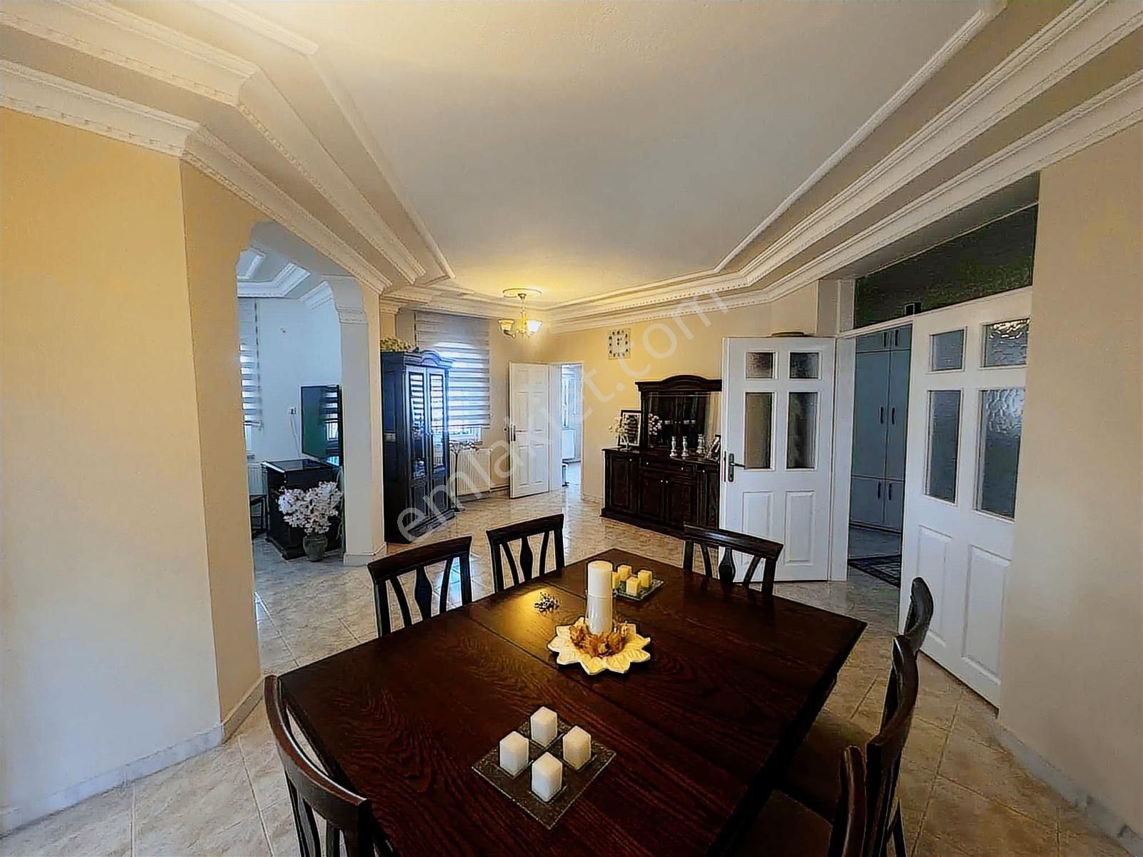 Yukarı Talas'ta Manzaralı Geniş Bahçeli Satılık Villa - Görsel 34