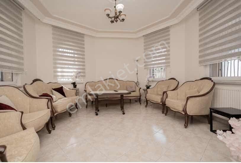 Yukarı Talas'ta Manzaralı Geniş Bahçeli Satılık Villa - Görsel 10