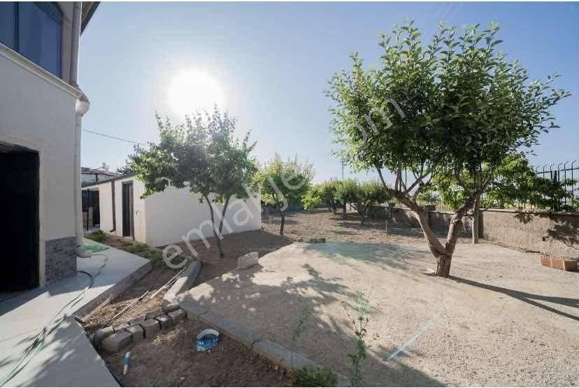 Yukarı Talas'ta Manzaralı Geniş Bahçeli Satılık Villa - Görsel 4