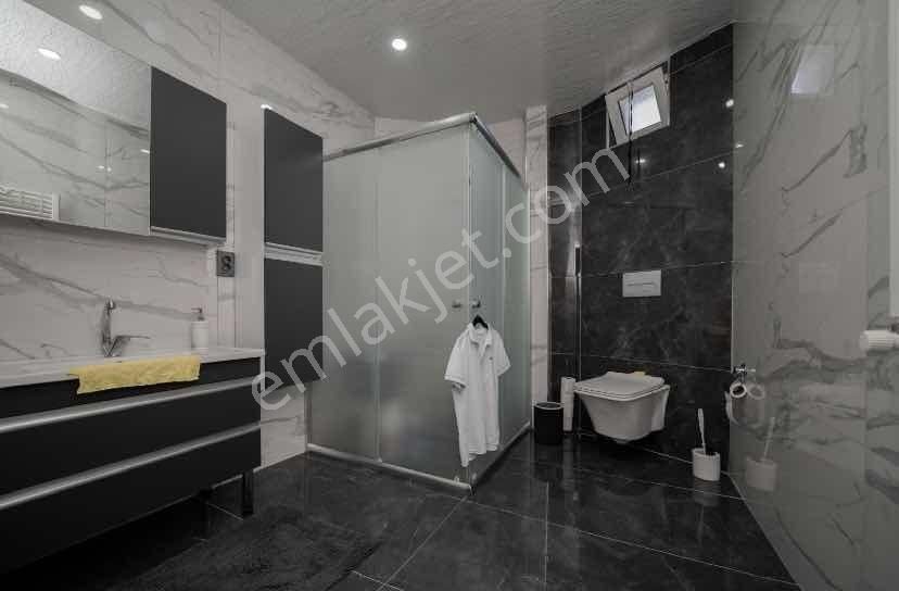 Yukarı Talas'ta Manzaralı Geniş Bahçeli Satılık Villa - Görsel 21