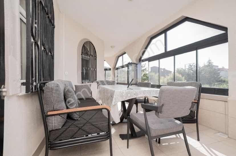 Yukarı Talas'ta Manzaralı Geniş Bahçeli Satılık Villa - Görsel 19