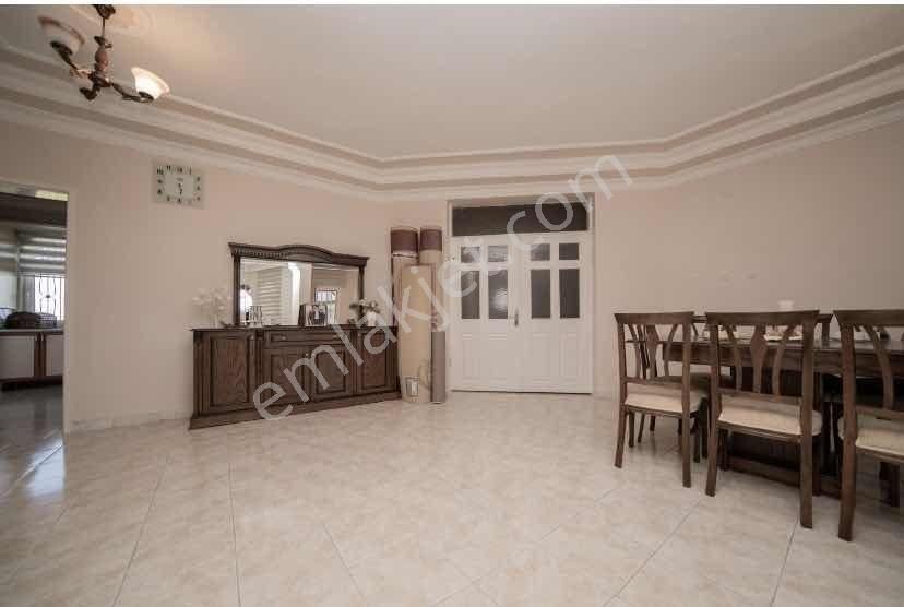 Yukarı Talas'ta Manzaralı Geniş Bahçeli Satılık Villa - Görsel 5