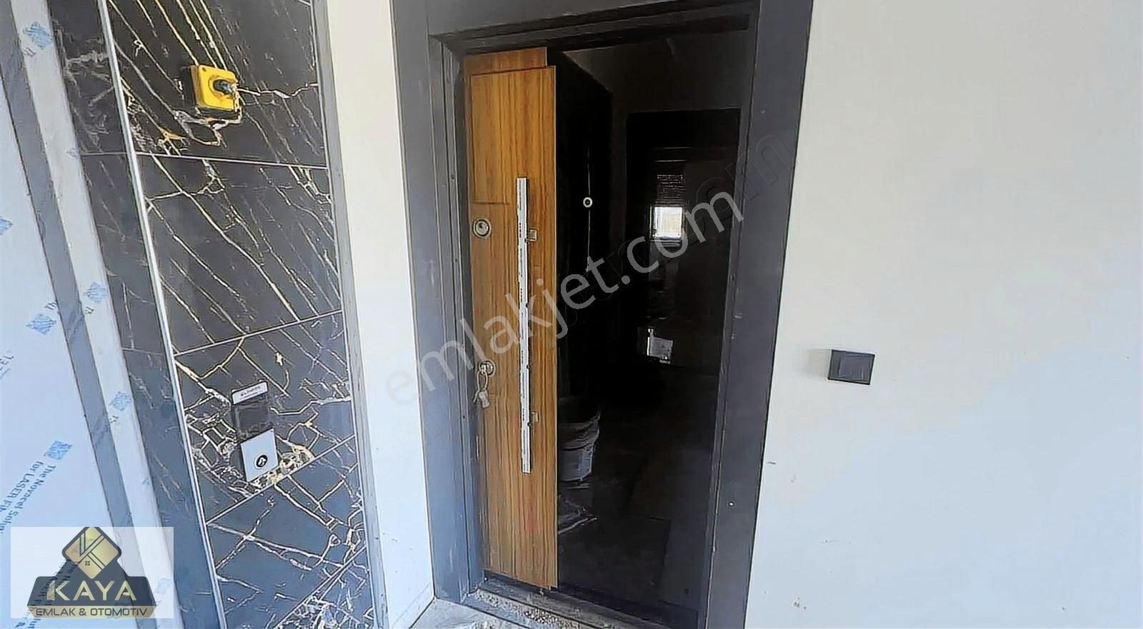 Caddeye Yakın Ormana Yakın Konumda Katta 2+1