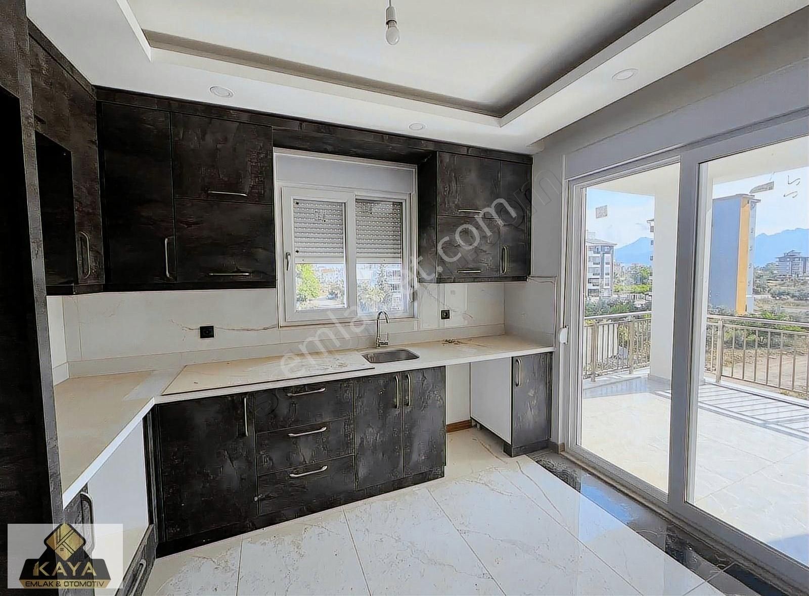 Döşemealtı Merkezde 2 Banyo Ayrı Mutfaklı 2+1 Satılık Yeni Daire