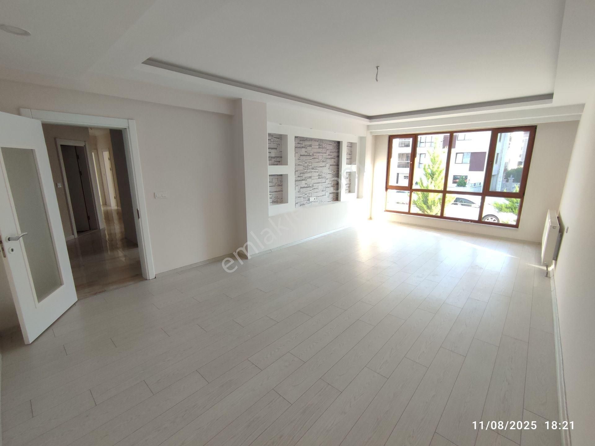 Bolu Alpağutbey Mah. 3 Katlı Binanın 1.katı 3+1 Kiralık Daire
