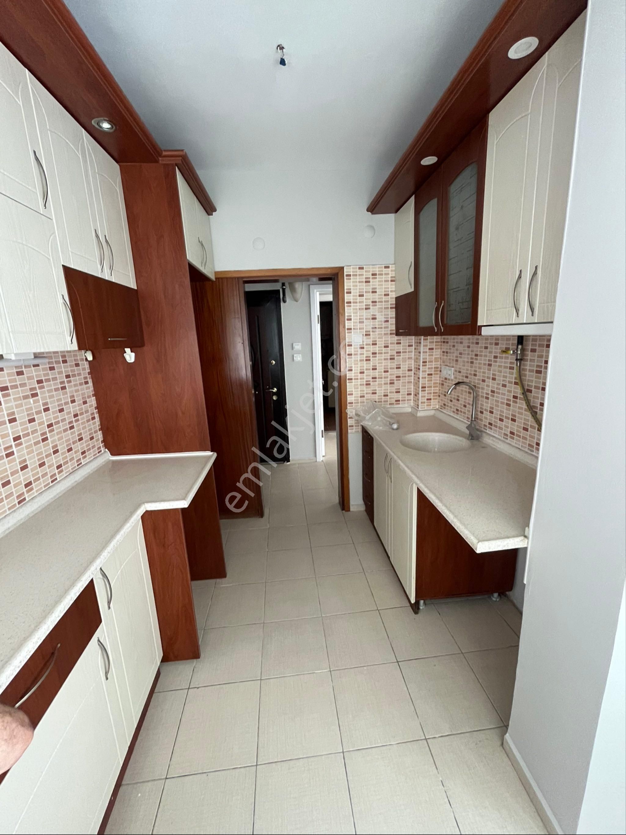 Ogün'den Güzelyalı Merkezde Arakat Dogalgazlı Yapılı Satılık Köşe Daire - Görsel 2