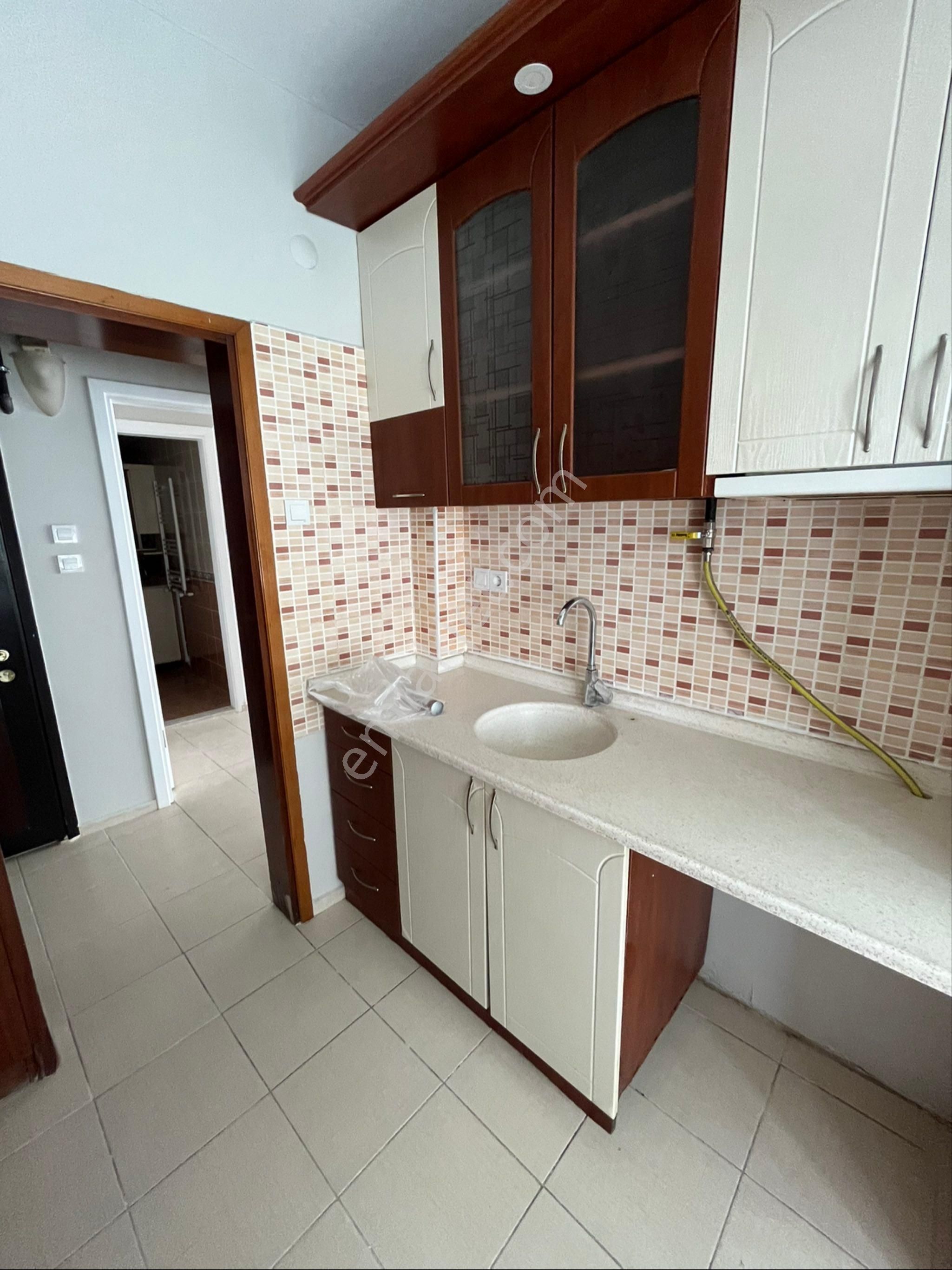 Ogün'den Güzelyalı Merkezde Arakat Dogalgazlı Yapılı Satılık Köşe Daire - Görsel 3