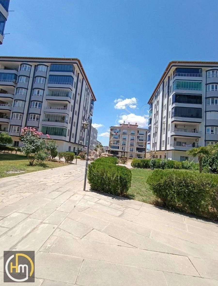 Habib Arslan'dan Osmangazi Donanımlı Sitede Bakımlı, Geniş 4+1