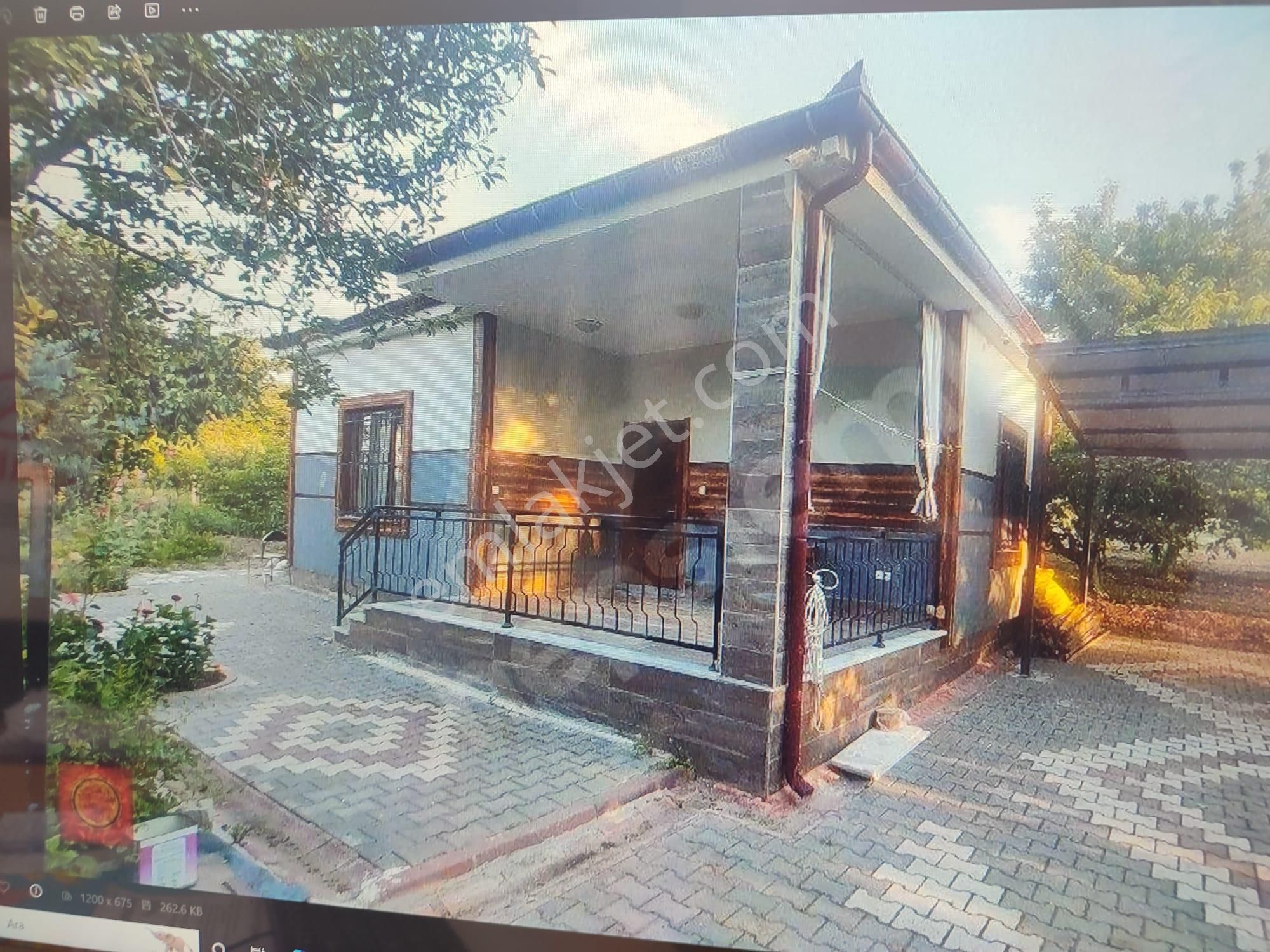 Halkapınar İvrizde 107770 Sokakta 114 Ada 64 Parselde 5 Evlek Bakımlı Bahçe Ve Evi